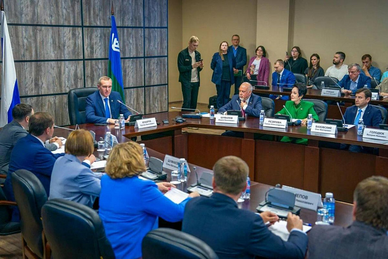 Руслан Кухарук заслушает доклады о транспортной реформе в Сургуте