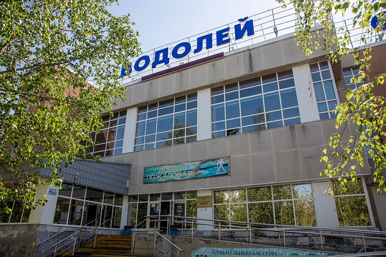 Сургутские депутаты призвали привлекать бизнес к ремонту крытых спортобъектов