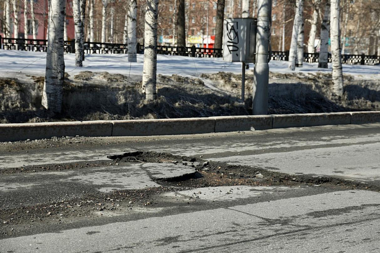 В Сургуте начался ремонт дорог