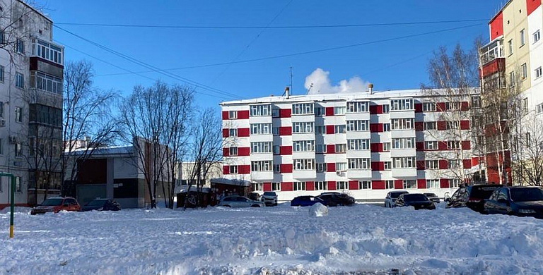 В центре Сургута ликвидирован бесхозный строительный вагончик