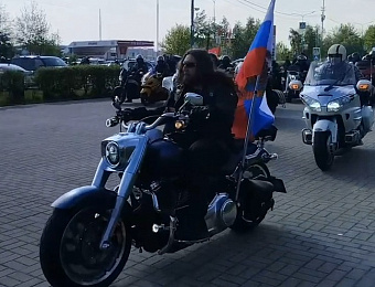 Хирург открыл мотосезон в Сургуте патриотическим пробегом «Ночных волков»
