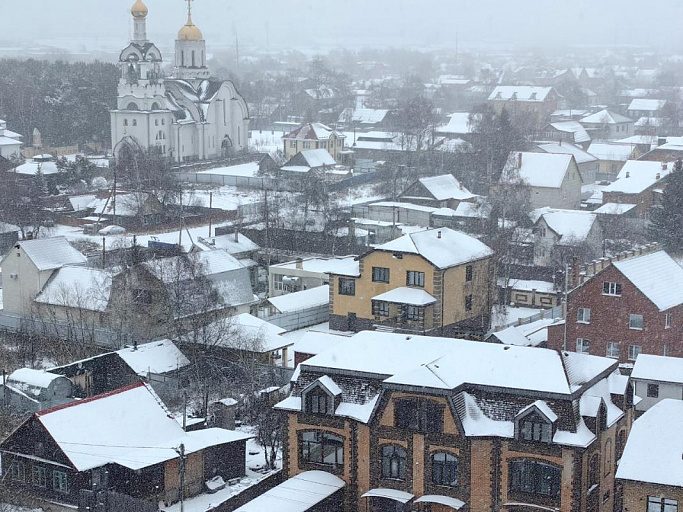 Первый большой снегопад пришел в Сургут