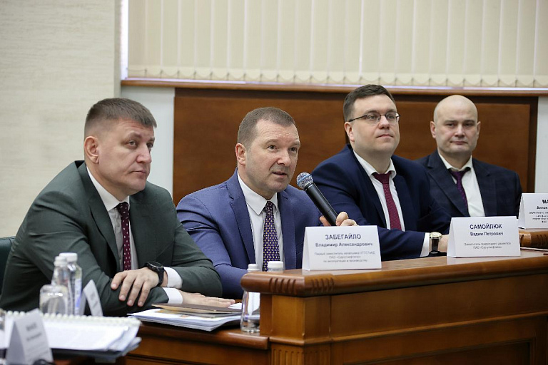 Молодые ученые нефтегазовой компании Сургута обсудили новые подходы к улучшению работы автотранспорта