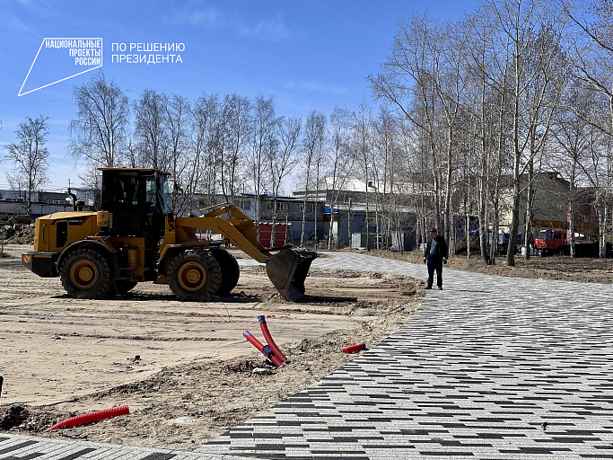 В Сургуте завершается преображение сквера на улице Республики