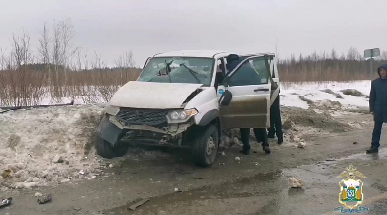 Под Нижневартовском в лобовом столкновении двух автомобилей погиб пассажир