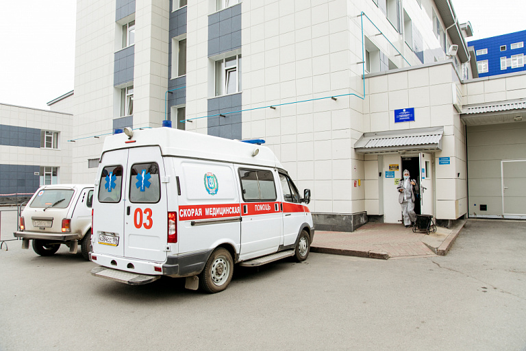 За сутки в Сургуте два человека заболели коронавирусом 