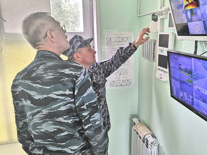 Росгвардейцы Югры нашли недостатки в обеспечении безопасности школ 