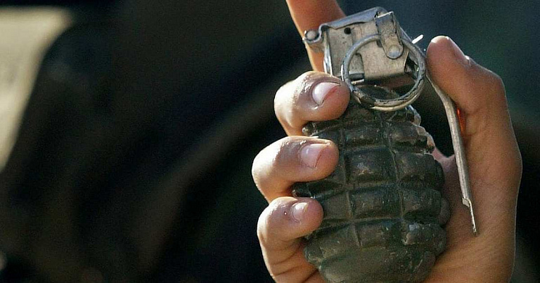 Жителей Нижневартовска напугал мужчина с гранатами в руках 